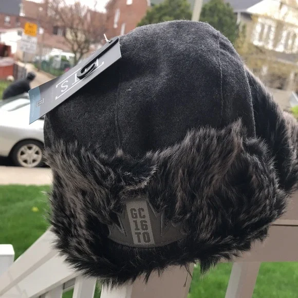 NWT Winter hat - Picture 6 of 10